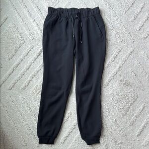Lululemon Women’s Black Jogger Pants